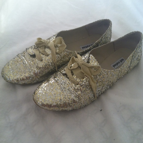 Size 9 "Not Rated" brand glitter flats!