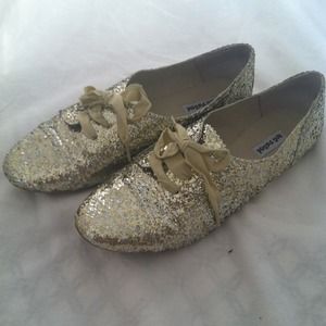 Size 9 "Not Rated" brand glitter flats!