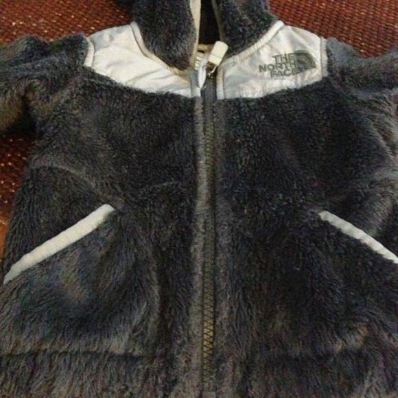 ❎❎❎ SOLD IN BUNDLE 📦❎❎❎Infant north face jacket