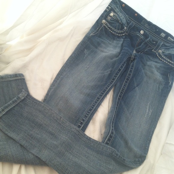 Size 27 authentic Miss Me Jeans!