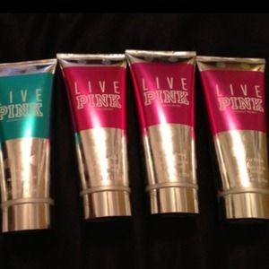 Victoria Secret Live PINK Crushed Berries Lotion