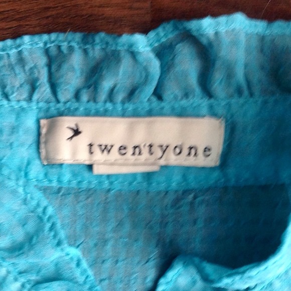 BUNDLED! Mint shear top - Picture 3 of 3