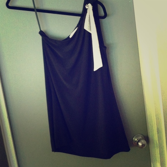 one shoulder, asymmetrical long drapey tank