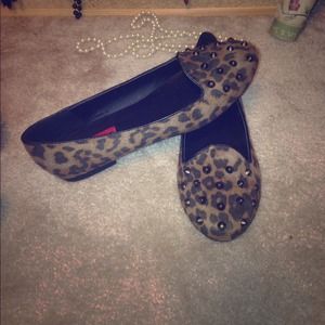 Shoes - Leopard studded flats
