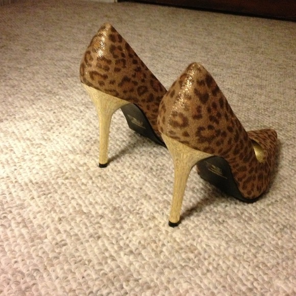 Leopard print size 6 NWOT **BUNDLED** - Picture 2 of 3
