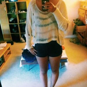 🌻TRADED🌻 cream sweater