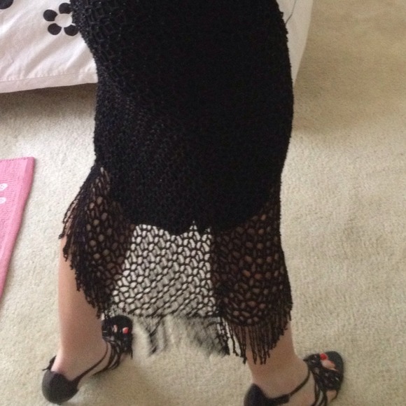 Beautiful beaded black dress - Picture 3 of 3