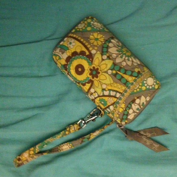 Vera Bradley  - All in one wristlet