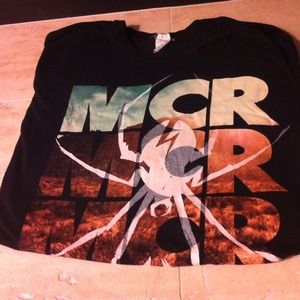 Size L MCR shirt