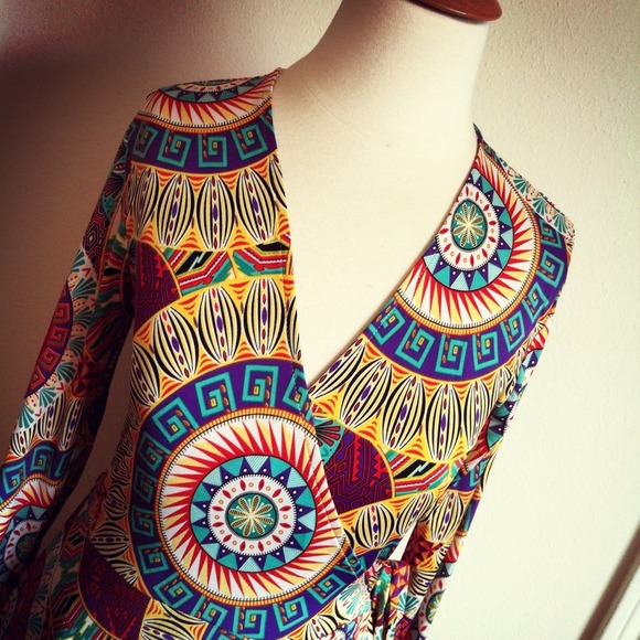 ** SOLD ** SALE Purple Print Wrap Dress + Pockets - Picture 3 of 4