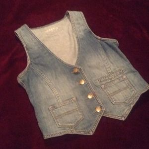 Jean Vest
