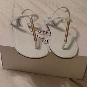 ***REDUCED***White & Gold Steve Madden Sandals