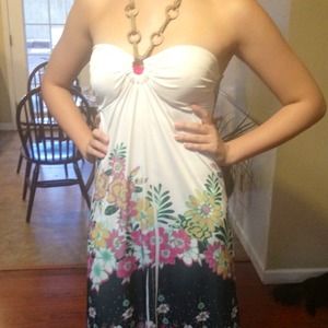Celle Floral Maxi Dress