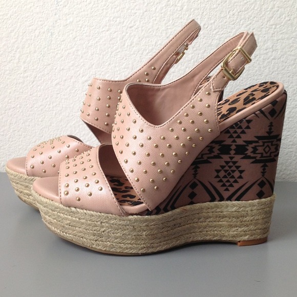 🆕Jessica Simpson Wedges🆕