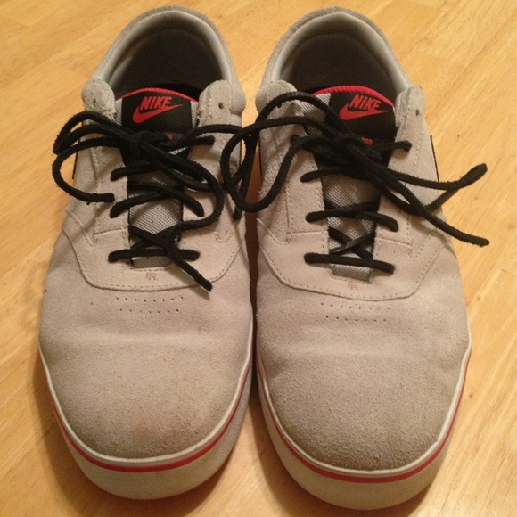 Mens size 10 Nike! - Picture 2 of 4