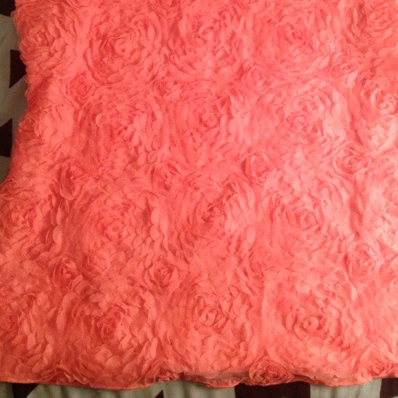 Textured Rose Blouse - Picture 2 of 3