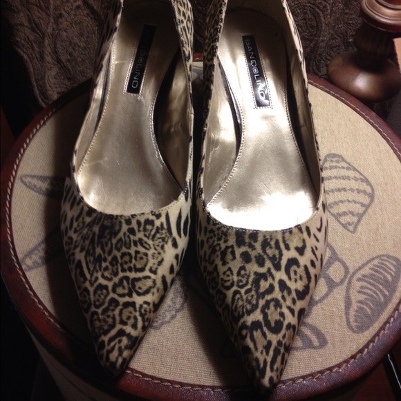 Bandolino leopard print small wedges