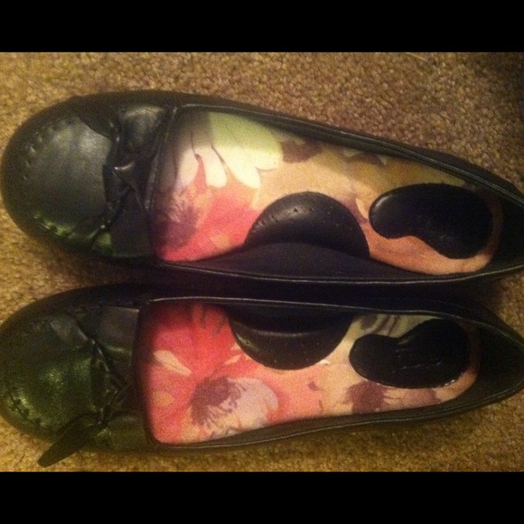 Black leather shoe