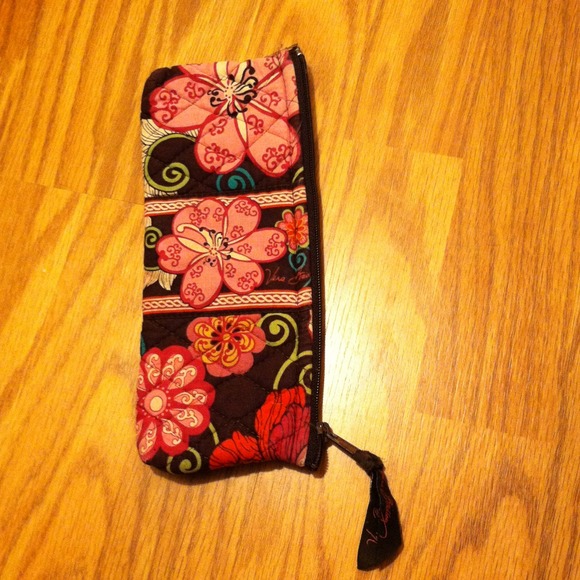 $12 TODAY!! "Floral mod pink" Vera Bradley case - Picture 3 of 4