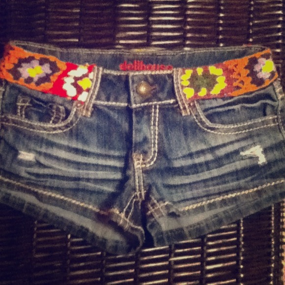 denim w crochet daisy dukes