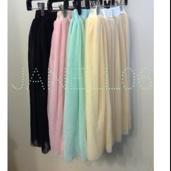 🔖SOLD IN BUNDLE🔖 5 Layer Voile Tulle Long Skirt - Picture 4 of 4