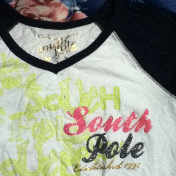 T-shirt - Picture 2 of 2