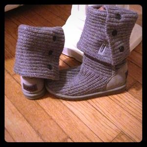 Grey cardy uggs