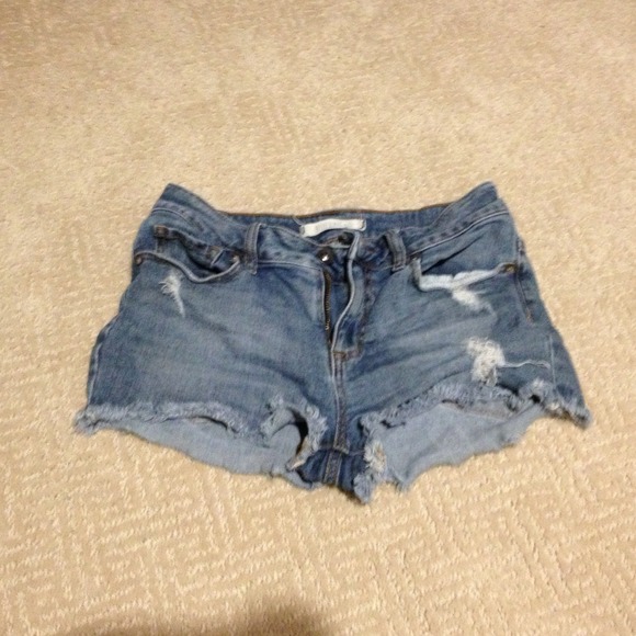 Bullhead distressed shorts