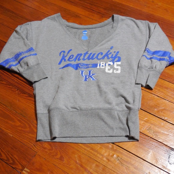 🚫TRADED🚫UK V-neck Sweatshirt!