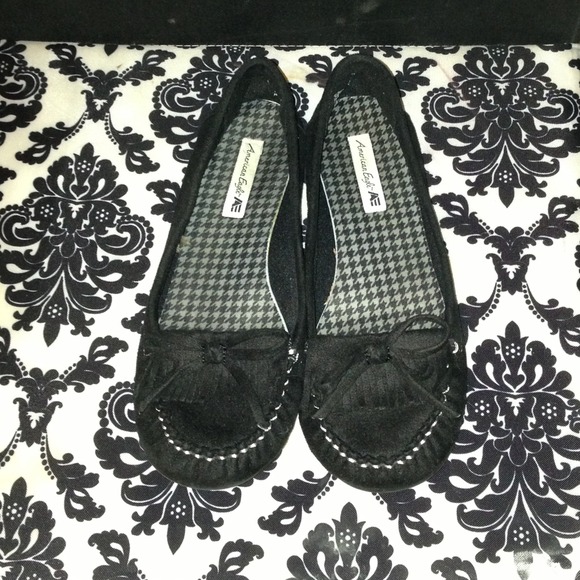 Black moccosin shoes