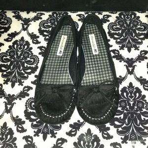 Black moccosin shoes