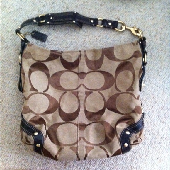 SOLD !!!!!!  Authentic large coach purse