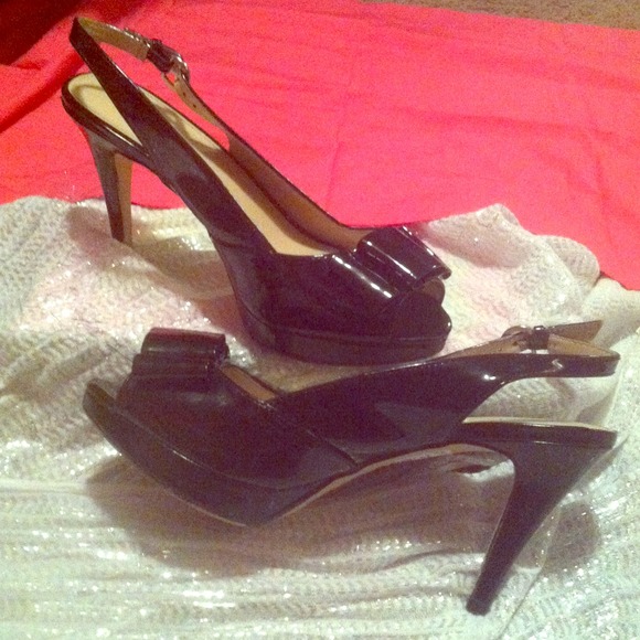 Peep toe black bow high heels !