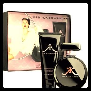 Kim kardashian perfume and lotion ***RESERVED***