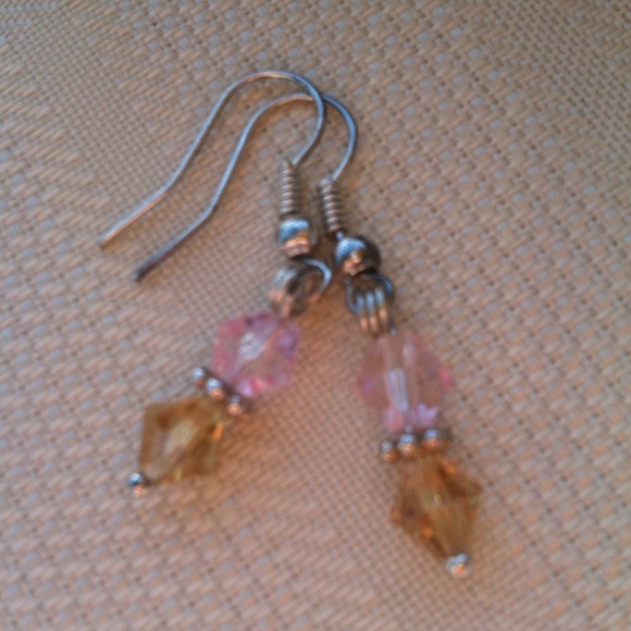 Lovely crystal earrings - Picture 1 of 1