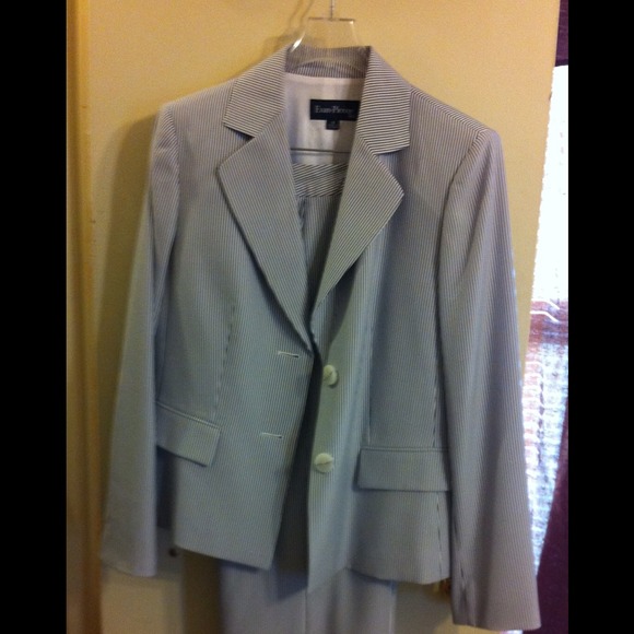 Two piece pant suit