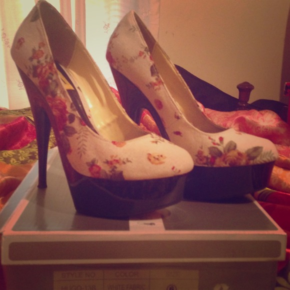 REDUCED!!! Flower Power Shoes!!