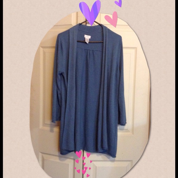 Beautiful blue light weight sweater, like new