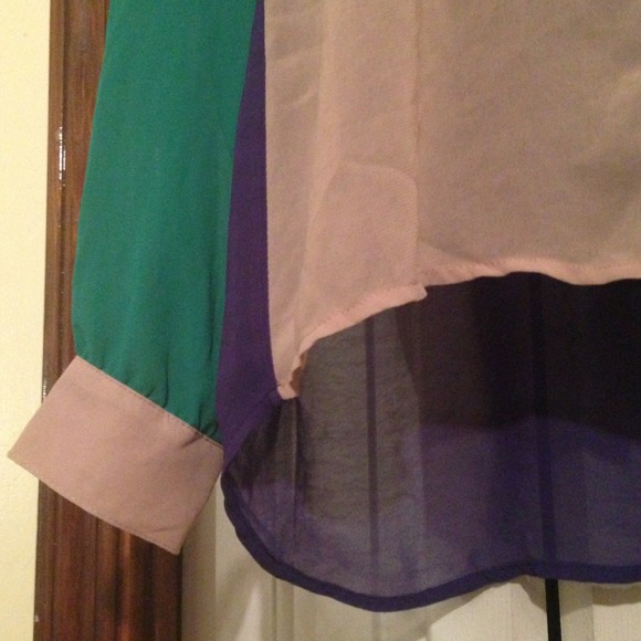 Color block sheer button down! - Picture 3 of 4