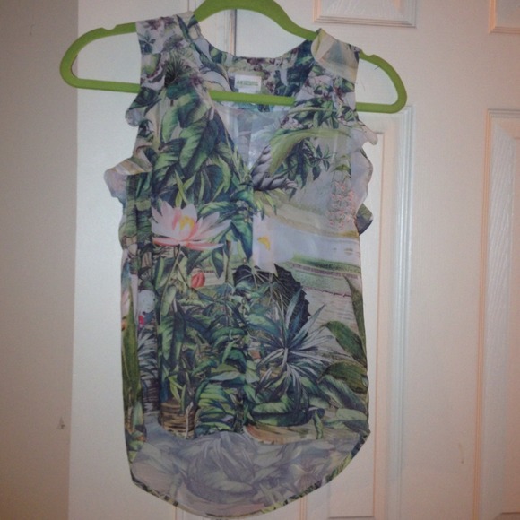 SOLD!!! ✅H&M Conscious Collection blouse size 2