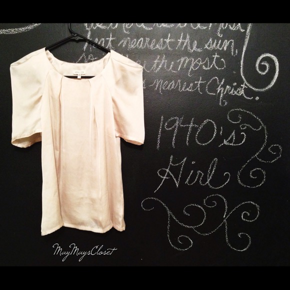 ♦♦♦SOLD IN A BUNDLE♦♦♦🎀 Host Pick 2x🎀 UO Blouse