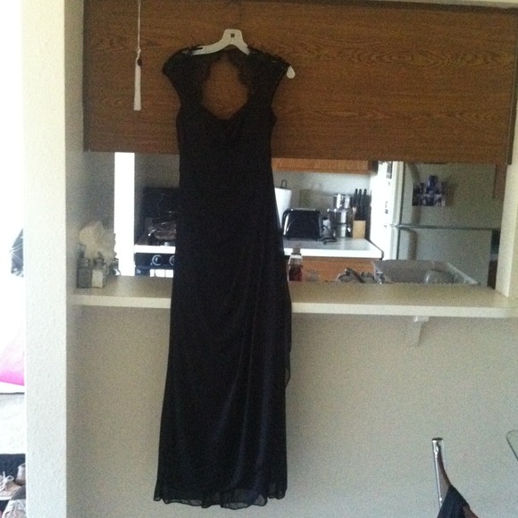 Black formal dress - Picture 1 of 2