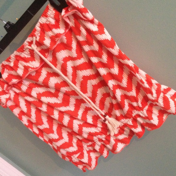 🚫SOLD🚫Orange & white chevron tube top - Picture 2 of 3