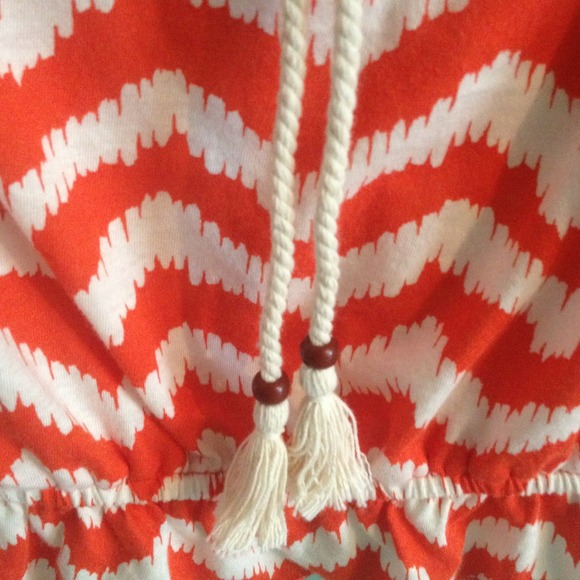 🚫SOLD🚫Orange & white chevron tube top - Picture 3 of 3