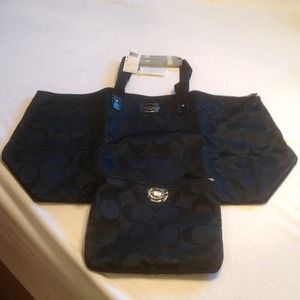 SoLD on EBAY!!!! Coach weekend bag