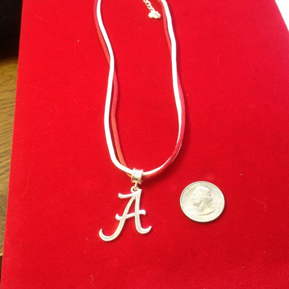 Jewelry - A red/white necklace and pendant