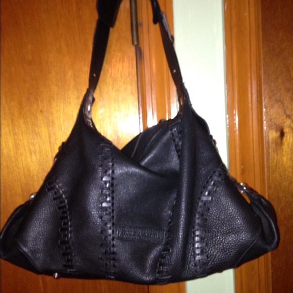 ☀️Sale☀️💯% Beautiful BCBG bag - Picture 2 of 4
