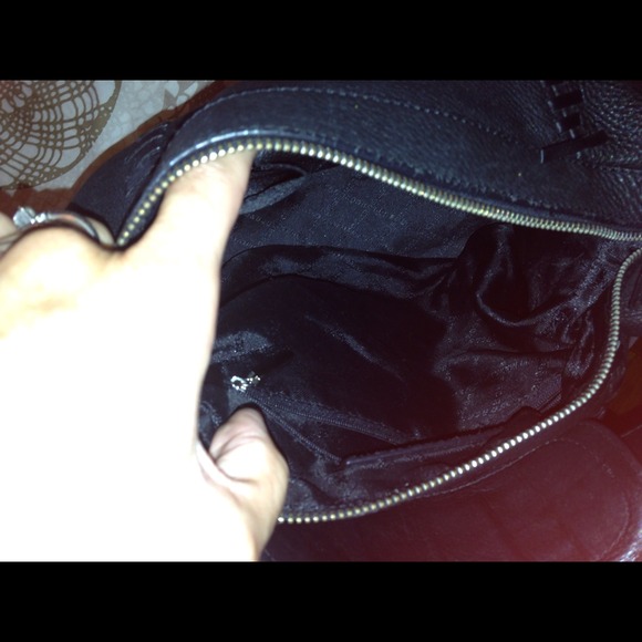 ☀️Sale☀️💯% Beautiful BCBG bag - Picture 4 of 4