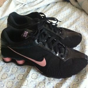 Size 10 black and pink Nike Shox