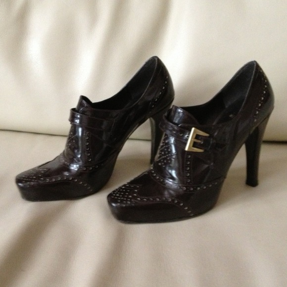 Stuart Weitzman booties - hold for channeno